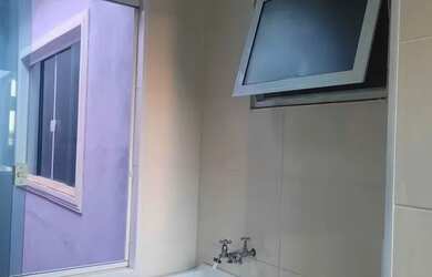 Imagem: A casa possui 1 Dormitório e 1 Banheiro e está localizado