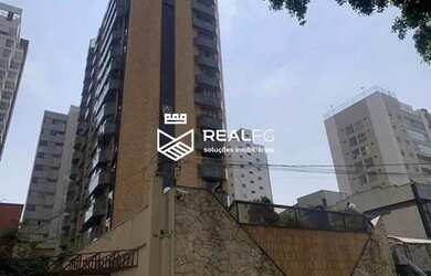 Imagem: O apartamento possui 4 Dormitórios, 1 Banheiro, 5 Vagas na