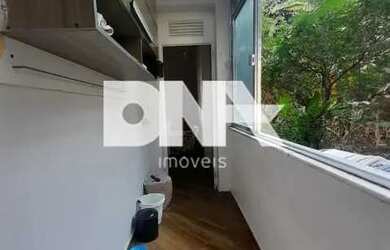 Imagem: O apartamento possui 1 Dormitório, 1 Banheiro, 50m² de Área