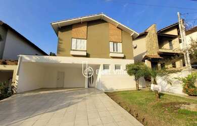 Imagem: A casa em condomínio possui 4 Dormitórios, 5 Banheiros, 4