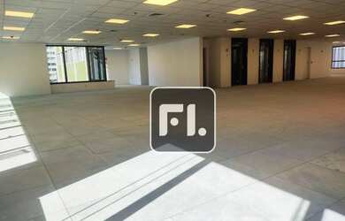 Imagem: O depósito possui 3 Vagas na garagem e 226m² de Área e está