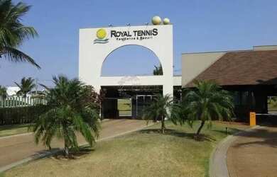 Imagem: A casa em condomínio possui 5 Dormitórios, 5 Banheiros, 4