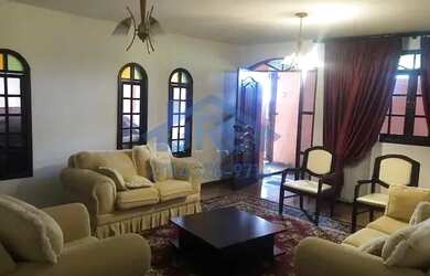 Imagem: A casa em condomínio possui 5 Dormitórios, 3 Banheiros, 2