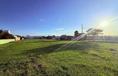 Imagem: O terreno possui 900m² de Área e está localizado em Ninho