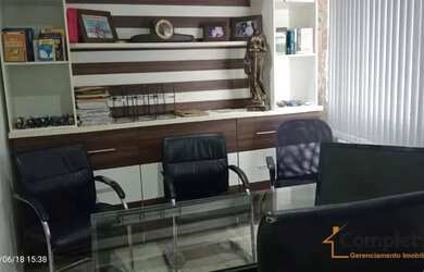 Imagem: O depósito possui 1 Vaga na garagem, 48m² de Área e está