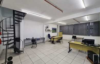 Imagem: O depósito possui 90m² de Área e está localizado em Barro