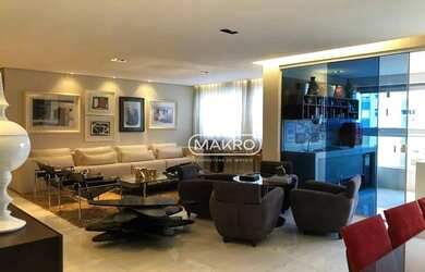 Imagem: O apartamento possui 4 Dormitórios, 2 Banheiros, 5 Vagas na