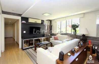 Imagem: O apartamento possui 4 Dormitórios, 3 Banheiros, 2 Vagas na