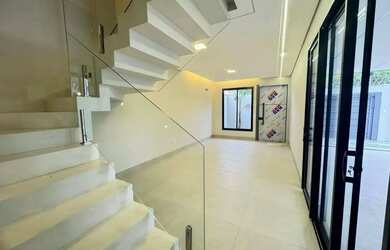 Imagem 2: Casa em Montes Claros, no bairro Ibituruna, à venda