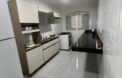 Imagem 11: CASA ESPAÇOSA NO JK. Área de serviço, 100m² de Área, 4 Vagas na garageme3...