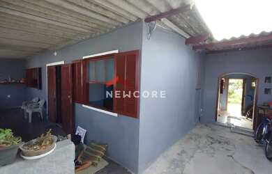 Imagem: A casa possui 2 Dormitórios, 2 Banheiros e 120m² de Área