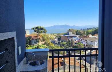 Imagem: O apartamento possui 1 Dormitório, 2 Banheiros, 1 Vaga na garagem