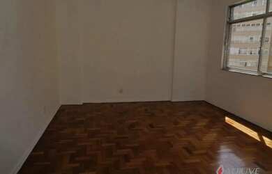 Imagem: O apartamento à venda possui 3 Dormitórios, 1 Banheiro e 120m²