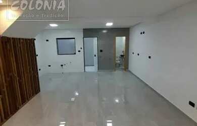 Imagem: A casa possui 3 Dormitórios, 3 Banheiros, 2 Vagas na garagem