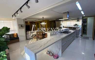 Imagem: O apartamento possui 3 Dormitórios, 1 Banheiro, 5 Vagas na