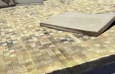 Imagem: A casa possui 3 Dormitórios, 3 Banheiros, 2 Vagas na garagem