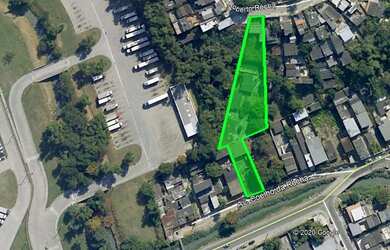 Imagem: O terreno possui 2.137m² de Área e está localizado em Centro