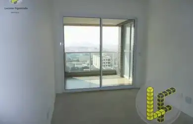 Imagem: O apartamento possui 3 Dormitórios, 1 Banheiro, 3 Vagas na