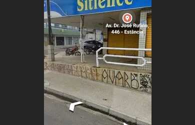 Imagem: O depósito possui 5 Vagas na garagem e 360m² de Área e está