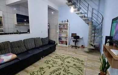 Imagem: A casa possui 2 Dormitórios, 2 Banheiros, 2 Vagas na garagem