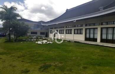 Imagem: O depósito possui 5 Vagas na garagem, 1.300m² de Área e