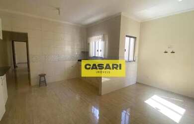 Imagem: A casa possui 2 Dormitórios, 1 Banheiro, 1 Vaga na garagem