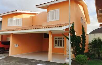 Imagem: A casa em condomínio possui 3 Dormitórios, 3 Banheiros, 2