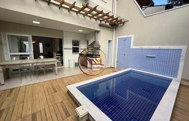 Imagem: A casa em condomínio possui 4 Dormitórios, 4 Banheiros, 2