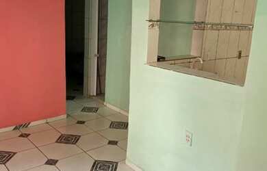 Imagem: A casa possui 2 Dormitórios, 1 Banheiro e está localizado