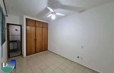 Imagem: O apartamento possui 1 Dormitório, 2 Banheiros, 1 Vaga na garagem