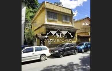 Imagem: A casa à venda possui 5 Dormitórios, 4 Banheiros, 4 Vagas