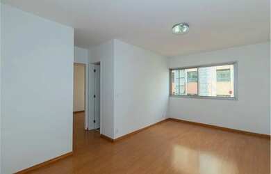 Imagem: O apartamento possui 1 Dormitório, 1 Banheiro, 1 Vaga na garagem