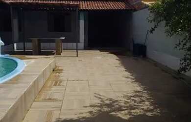 Imagem: A casa possui 3 Dormitórios, 4 Vagas na garagem e está localizado