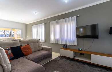 Imagem: A casa em condomínio possui 3 Dormitórios, 3 Banheiros, 2