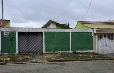 Imagem: A casa possui 2 Dormitórios, 1 Banheiro, 4 Vagas na garagem