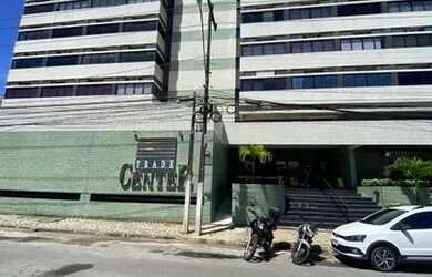 Imagem: O depósito possui 1 Vaga na garagem, 33m² de Área e está