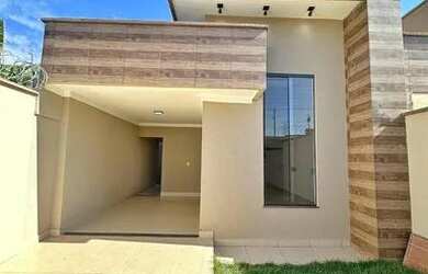 Imagem: A casa possui 3 Dormitórios, 3 Banheiros, 1 Vaga na garagem