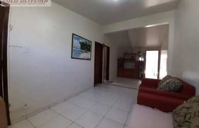 Imagem: A casa possui 3 Dormitórios, 1 Banheiro, 1 Vaga na garagem