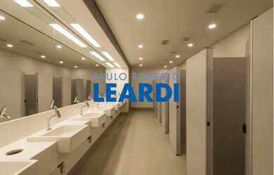 Imagem: O depósito possui 5 Vagas na garagem, 1.603m² de Área e