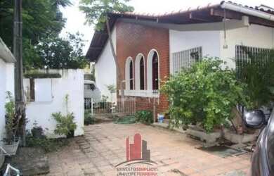 Imagem: A casa possui 4 Dormitórios, 3 Banheiros, 3 Vagas na garagem