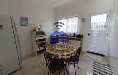 Imagem: A casa possui 2 Dormitórios, 3 Banheiros, 5 Vagas na garagem