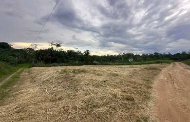 Imagem: O terreno possui 1000m² de Área e está localizado em Loteamento