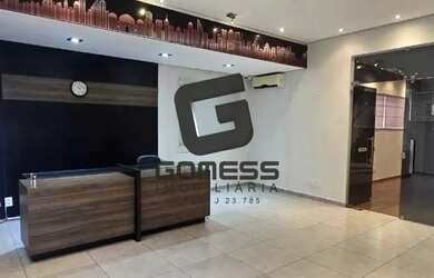 Imagem: O depósito possui 4 Vagas na garagem e 250m² de Área e está