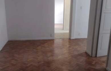 Imagem: A casa possui 2 Dormitórios, 1 Banheiro e está localizado