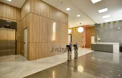 Imagem 15: Predio com conceito diferenciado, integrado à um prédio residencial...