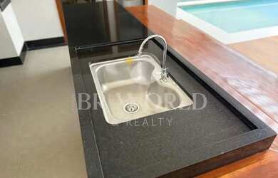 Imagem 10: Sobrado reformado com 4 suítes rico em armários, área de lazer no portal...