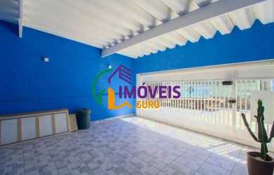 Imagem: A casa possui 3 Dormitórios, 4 Banheiros, 2 Vagas na garagem