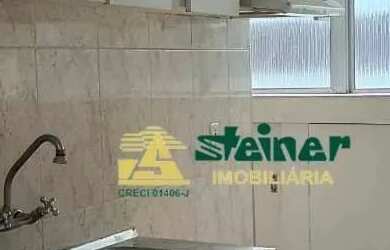 Imagem: O apartamento possui 3 Dormitórios, 1 Banheiro, 1 Vaga na garagem