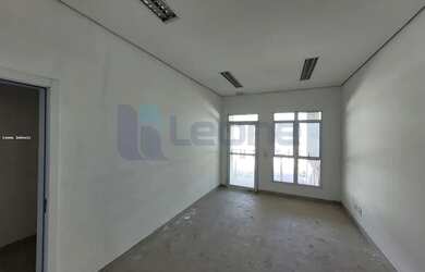 Imagem 16: Galpão para Locação em Itapevi, Itaqui, 6 banheiros, 10 vagas