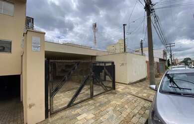 Imagem: A casa possui 3 Dormitórios, 3 Banheiros, 2 Vagas na garagem